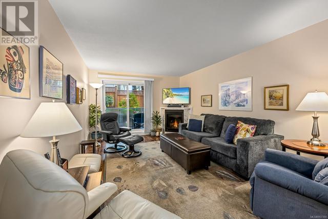 102 - 1970 Comox Ave, Condo with 2 bedrooms, 2 bathrooms and 1 parking in Comox BC | Image 2
