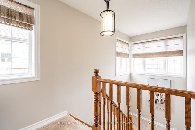 59 Magnolia Cres, House attached with 3 bedrooms, 3 bathrooms and 3 parking in Grimsby ON | Image 9