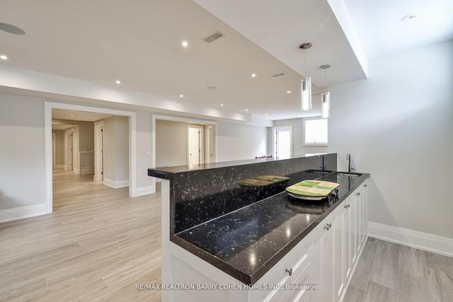 179 Lord Seaton Rd, House detached with 5 bedrooms, 8 bathrooms and 4 parking in Toronto ON | Image 17