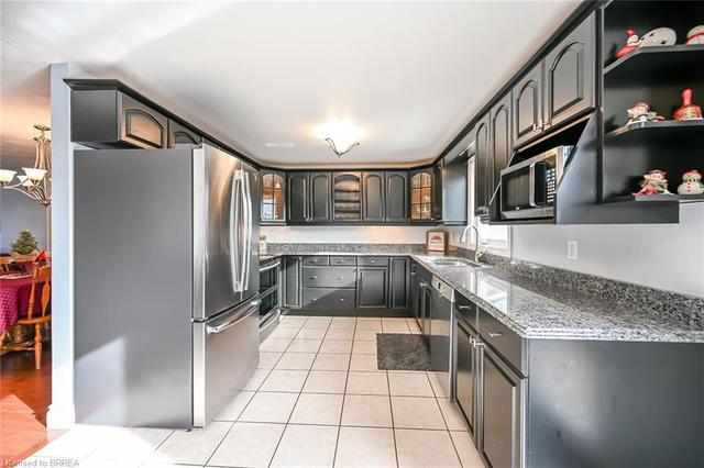 25 Winter Way, House detached with 3 bedrooms, 1 bathrooms and 4 parking in Brantford ON | Image 4