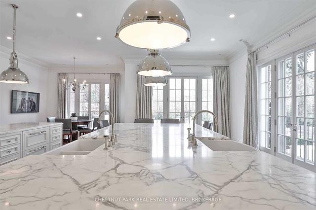 2 Castle Frank Rd, House detached with 7 bedrooms, 9 bathrooms and 6 parking in Toronto ON | Image 3