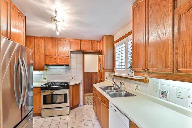 6 Johnson Rd, House detached with 3 bedrooms, 2 bathrooms and 3 parking in Aurora ON | Image 19