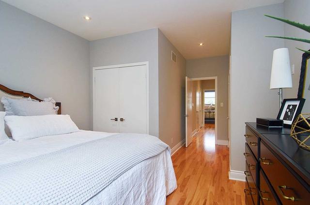 1013 Dundas St E, House attached with 2 bedrooms, 2 bathrooms and 1 parking in Toronto ON | Image 8