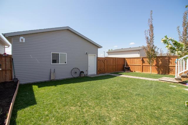 1030 Alice Birch Point N, House detached with 4 bedrooms, 3 bathrooms and 3 parking in Lethbridge AB | Image 28