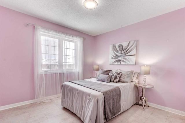 678 Dolby Cres, House detached with 3 bedrooms, 3 bathrooms and 1 parking in Milton ON | Image 14