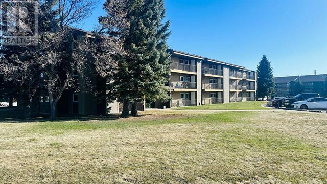 203, - 405 Columbia Boulevard W, Condo with 2 bedrooms, 1 bathrooms and null parking in Lethbridge AB | Image 1