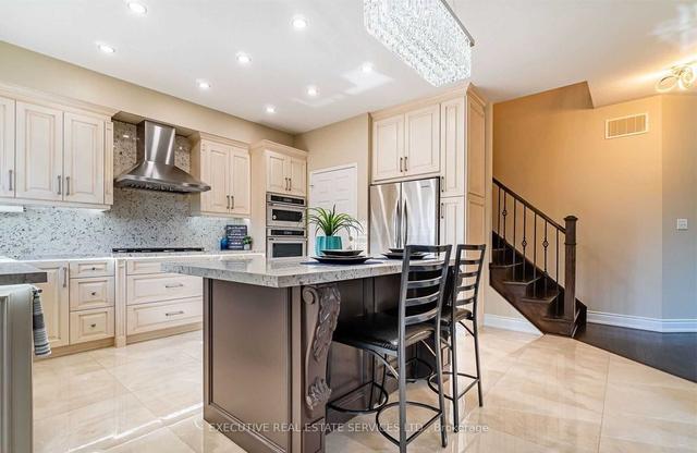104 Stillman Dr, House detached with 4 bedrooms, 3 bathrooms and 4 parking in Brampton ON | Image 3