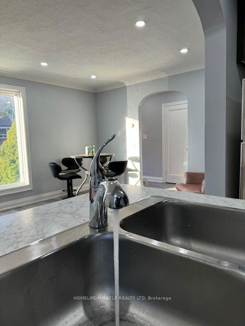 175 Elmhurst Ave, House detached with 2 bedrooms, 2 bathrooms and 4 parking in Toronto ON | Image 10