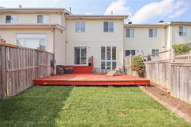 42 Drumso Street, Townhouse with 3 bedrooms, 2 bathrooms and 3 parking in Ottawa ON | Image 30