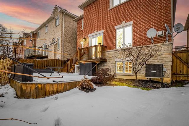 9 Oblate Cres, House detached with 4 bedrooms, 3 bathrooms and 6 parking in Brampton ON | Image 35