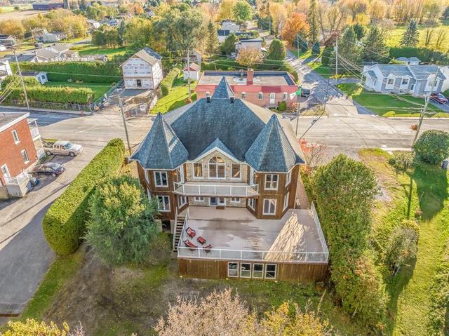 1903 Principale Street, House detached with 3 bedrooms, 4 bathrooms and 6 parking in East Hawkesbury ON | Image 6