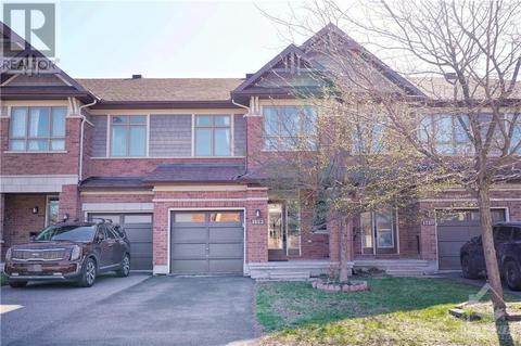 1122 Tischart Crescent, House attached with 3 bedrooms, 2 bathrooms and 3 parking in Ottawa ON | Card Image