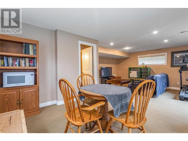 614 South Crest Drive, House detached with 4 bedrooms, 3 bathrooms and 4 parking in Kelowna BC | Image 36