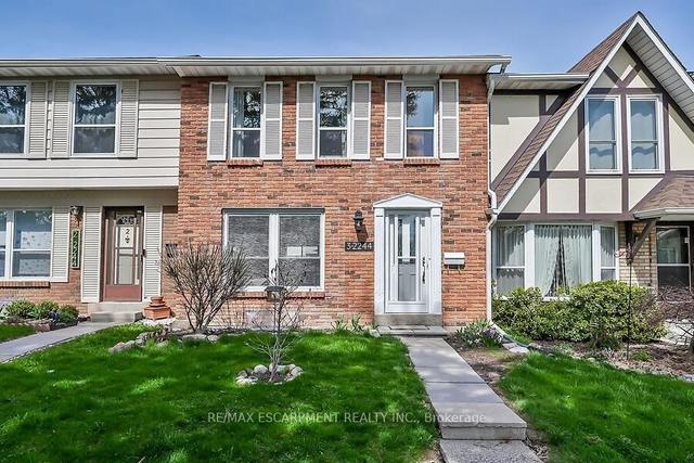 3 - 2244 Upper Middle Rd, Townhouse with 3 bedrooms, 4 bathrooms and 2 parking in Burlington ON | Image 1