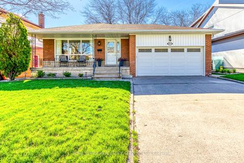 876 Hollowtree Cres, Mississauga, ON, L4Y2V2 | Card Image