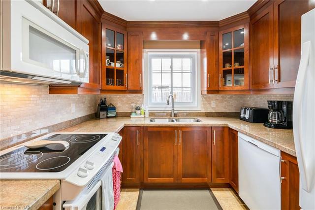 31 Kimbermount Drive, House detached with 4 bedrooms, 2 bathrooms and 4 parking in St. Catharines ON | Image 8