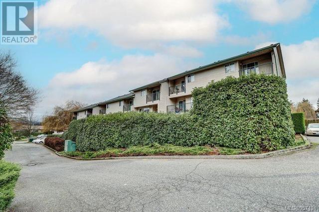 204 - 1908 Bowen Rd, Condo with 2 bedrooms, 1 bathrooms and 1 parking in Nanaimo BC | Image 3