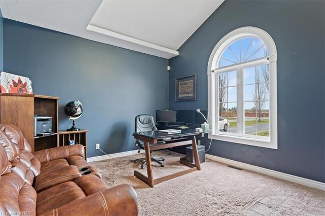 1453 Gregory Road, House detached with 6 bedrooms, 4 bathrooms and 6 parking in St. Catharines ON | Image 6