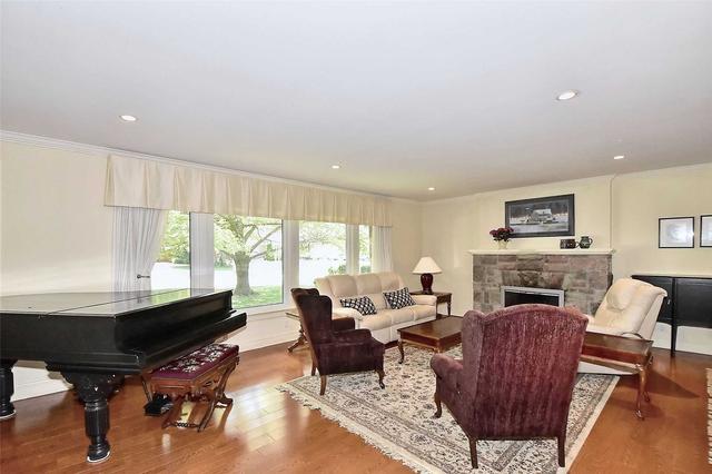 227 Millard Ave, House detached with 1 bedrooms, 3 bathrooms and 8 parking in Newmarket ON | Image 23