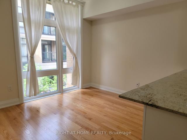 16 - 11 Eldora Ave, Townhouse with 2 bedrooms, 2 bathrooms and 1 parking in Toronto ON | Image 6