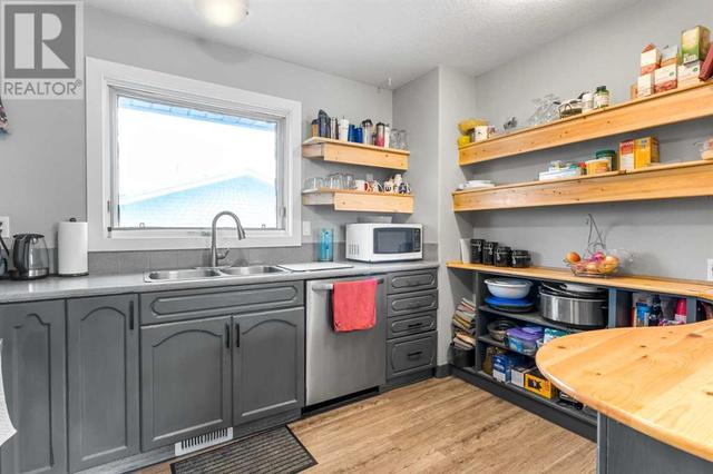 2108 7 Avenue, House detached with 4 bedrooms, 2 bathrooms and 2 parking in Didsbury AB | Image 10