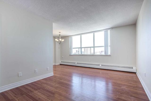 1601 - 5 Parkway Forest Dr, Condo with 3 bedrooms, 2 bathrooms and 1 parking in Toronto ON | Image 3
