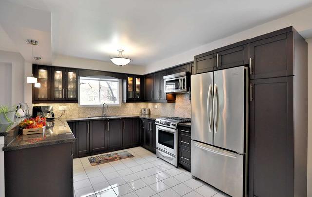 2759 Peacock Dr, House detached with 4 bedrooms, 3 bathrooms and 4 parking in Mississauga ON | Image 32