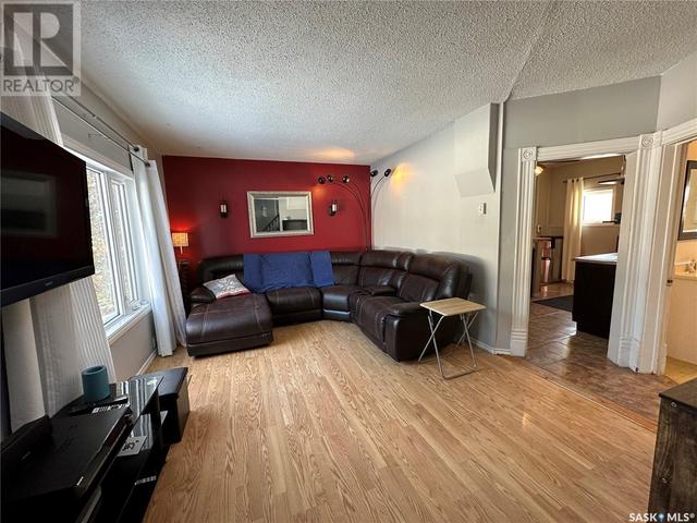 1102 4th Avenue N, House detached with 3 bedrooms, 2 bathrooms and null parking in Rosthern SK | Image 9