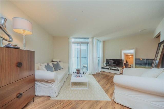 1013 - 352 Front St, Condo with 1 bedrooms, 1 bathrooms and null parking in Toronto ON | Image 2