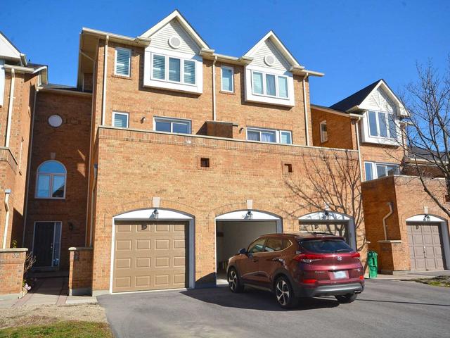 33 - 45 Bristol Rd E, Townhouse with 3 bedrooms, 3 bathrooms and 3 parking in Mississauga ON | Image 1