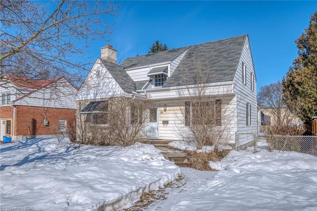 18 Broadway Avenue, House detached with 3 bedrooms, 1 bathrooms and 5 parking in London ON | Image 1