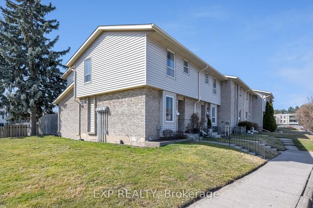 61 - 242 Lakeport Rd, Townhouse with 3 bedrooms, 2 bathrooms and 1 parking in St. Catharines ON | Image 12