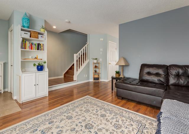 8034 24 Street Se, Home with 3 bedrooms, 1 bathrooms and 2 parking in Calgary AB | Image 16