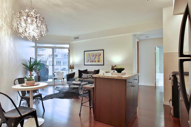 301 - 1 Shaw St, Condo with 1 bedrooms, 1 bathrooms and 1 parking in Toronto ON | Image 6
