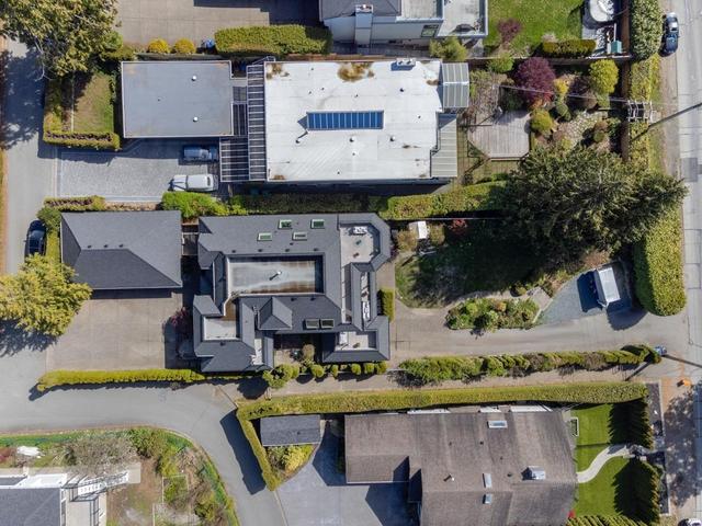 13407 Marine Drive, House detached with 8 bedrooms, 5 bathrooms and 12 parking in Surrey BC | Image 25