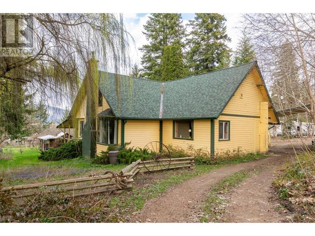841 Foothill Road Sw, House detached with 3 bedrooms, 2 bathrooms and 2 parking in Salmon Arm BC | Image 47