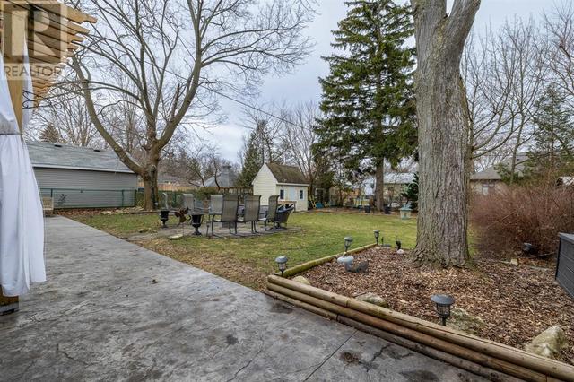 1705 Mulberry Street, House detached with 2 bedrooms, 2 bathrooms and null parking in Sarnia ON | Image 35