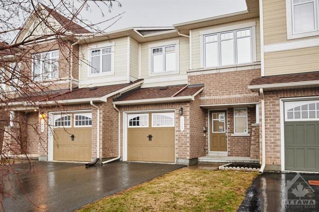 123 Waterfern Way, Townhouse with 3 bedrooms, 3 bathrooms and 3 parking in Ottawa ON | Image 2