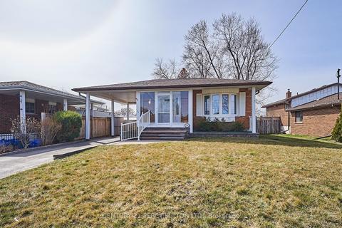 142 Athabasca St, House detached with 3 bedrooms, 2 bathrooms and 4 parking in Oshawa ON | Card Image