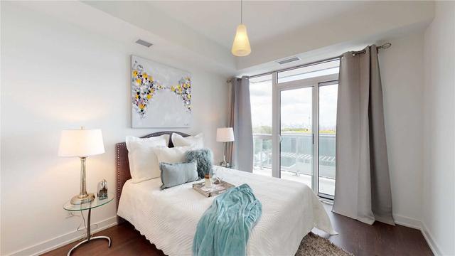 807 - 501 St Clair Ave W, Condo with 2 bedrooms, 2 bathrooms and 2 parking in Toronto ON | Image 2