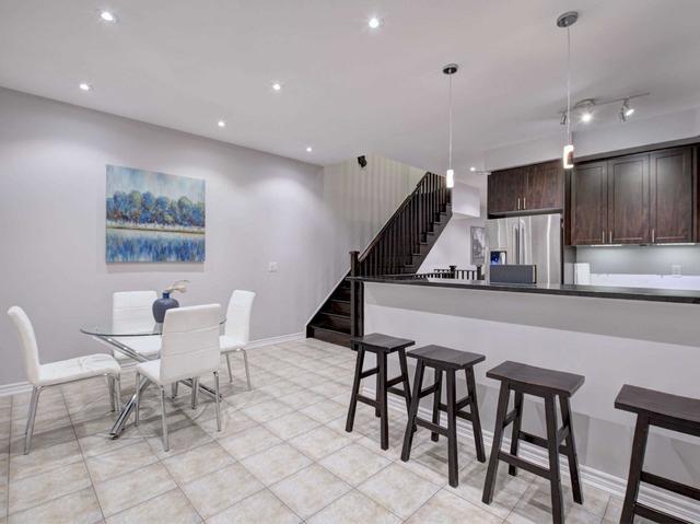 42 Soccavo Cres, Townhouse with 4 bedrooms, 4 bathrooms and 2 parking in Brampton ON | Image 6