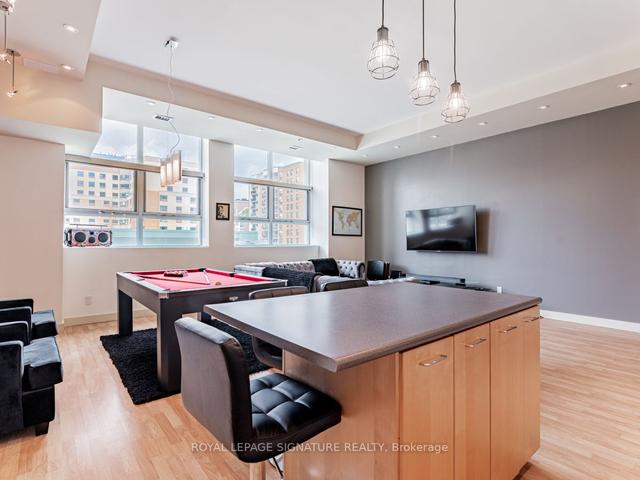 517 - 155 Dalhousie St, Condo with 2 bedrooms, 2 bathrooms and 1 parking in Toronto ON | Image 2