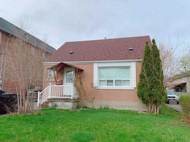 3293 Joan Dr, House detached with 2 bedrooms, 2 bathrooms and 5 parking in Mississauga ON | Image 1