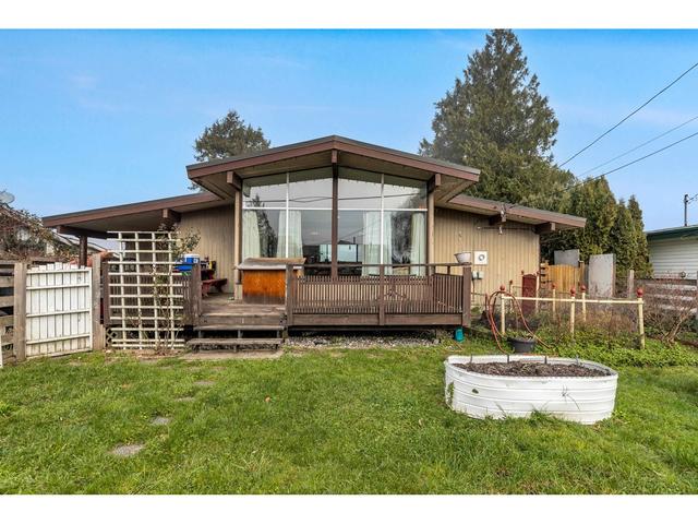 35087 North Sward Road, House detached with 3 bedrooms, 2 bathrooms and 3 parking in Fraser Valley F BC | Image 2