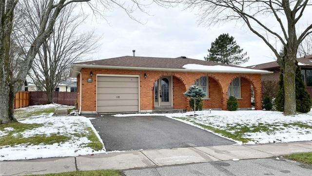 8 Elaine Dr, House detached with 3 bedrooms, 2 bathrooms and 3 parking in Kawartha Lakes ON | Image 1
