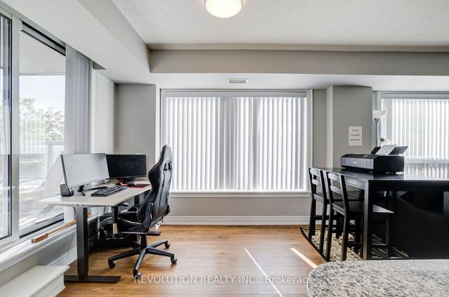 318 - 701 Sheppard Ave W, Condo with 2 bedrooms, 2 bathrooms and 2 parking in Toronto ON | Image 4