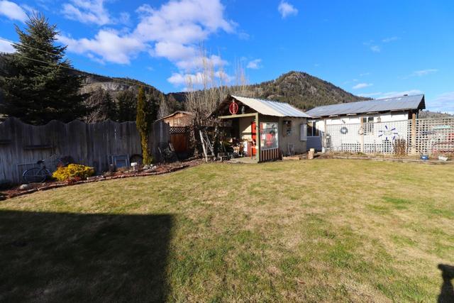 3474 Davy Road, House detached with 2 bedrooms, 2 bathrooms and null parking in Kootenay Boundary D BC | Image 4