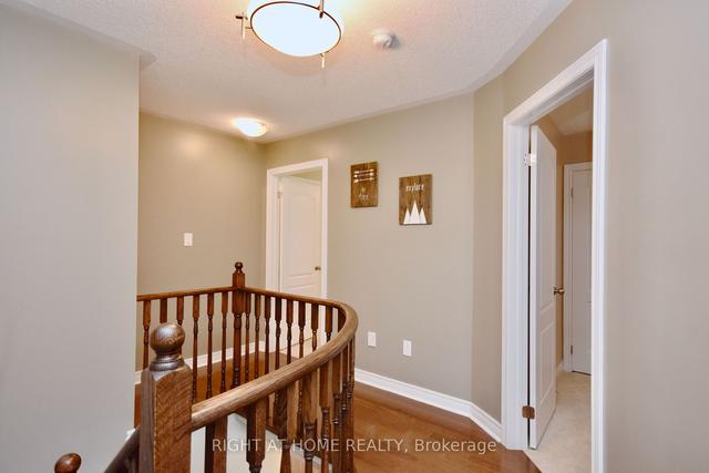 28 Pearcey Cres, House attached with 3 bedrooms, 3 bathrooms and 3 parking in Barrie ON | Image 14