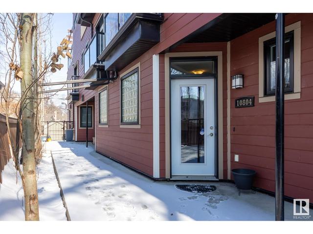 10804 83 Av Nw, House attached with 2 bedrooms, 2 bathrooms and 2 parking in Edmonton AB | Image 25