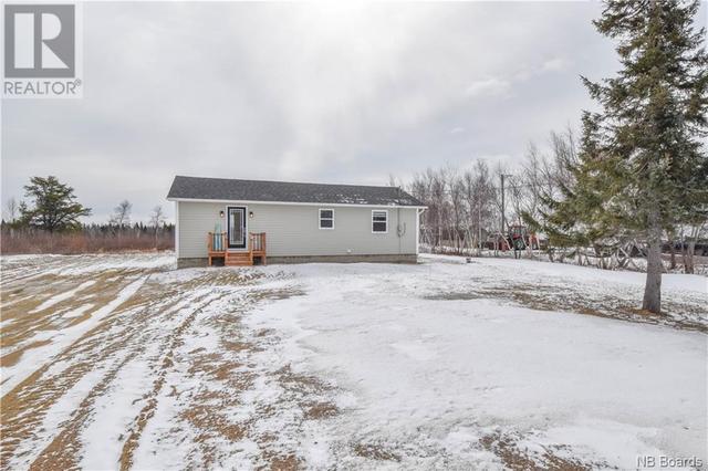 4906 - 11 Route, House detached with 2 bedrooms, 1 bathrooms and null parking in Tracadie NB | Image 2